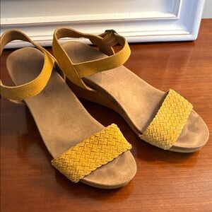 Lucky Brand Yellow Woven Wedge Sandals Size 8M